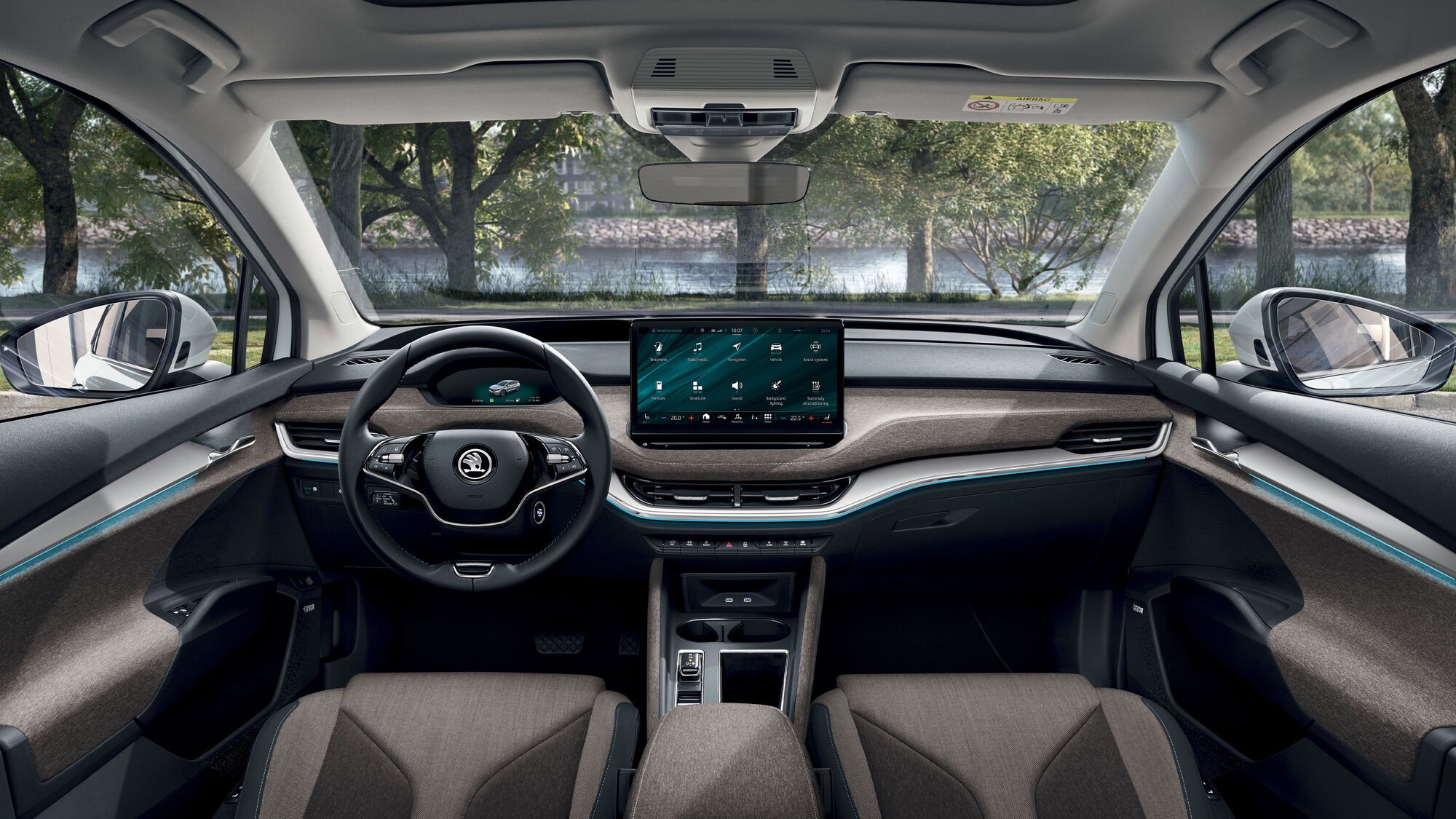 Heckansicht eines silbernen Škoda Kodiaq